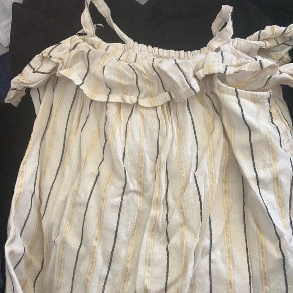 Girls old navy off the shoulder top 3t